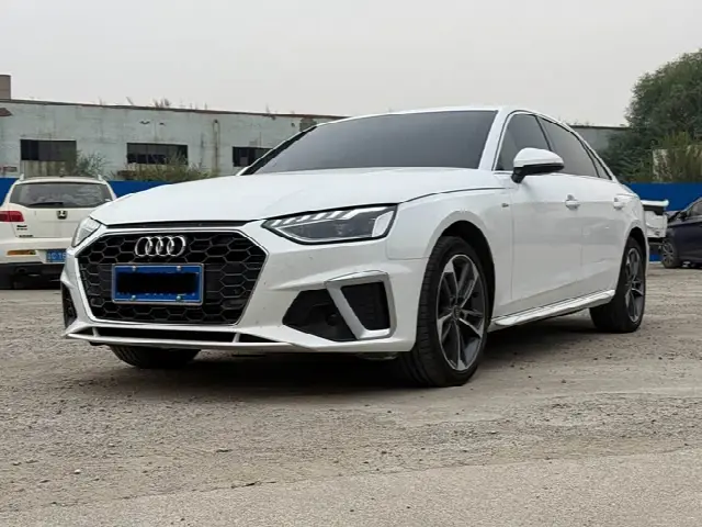 Audi A4L 2023, 59 000 км