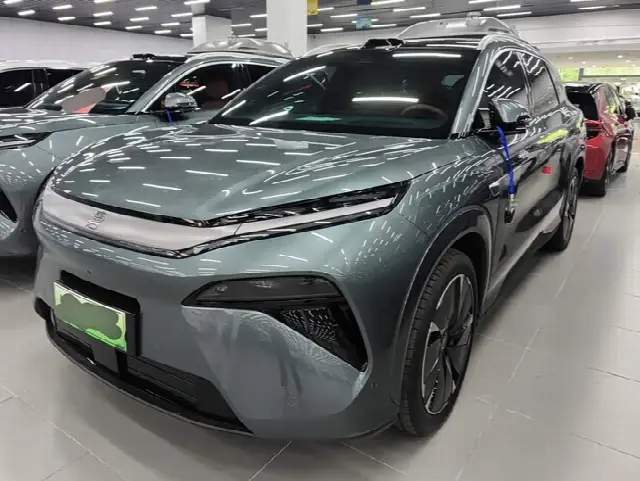 BYD Tang L 2025, 18 100 км