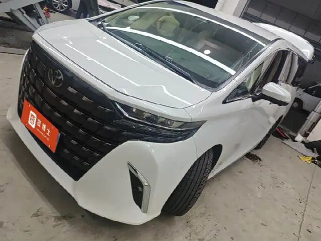Toyota Alphard 2024, 95 000 км