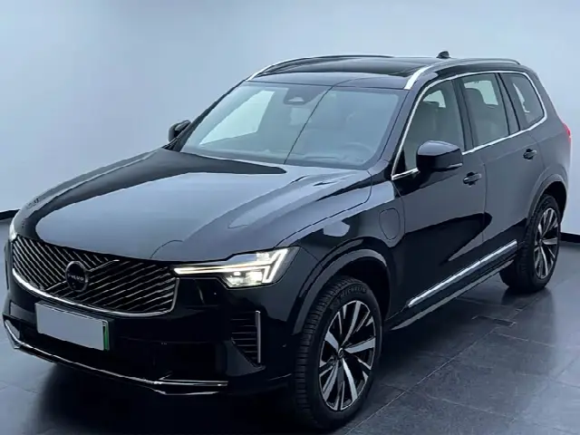 Volvo XC90 Hybrid 2025, 20 000 км