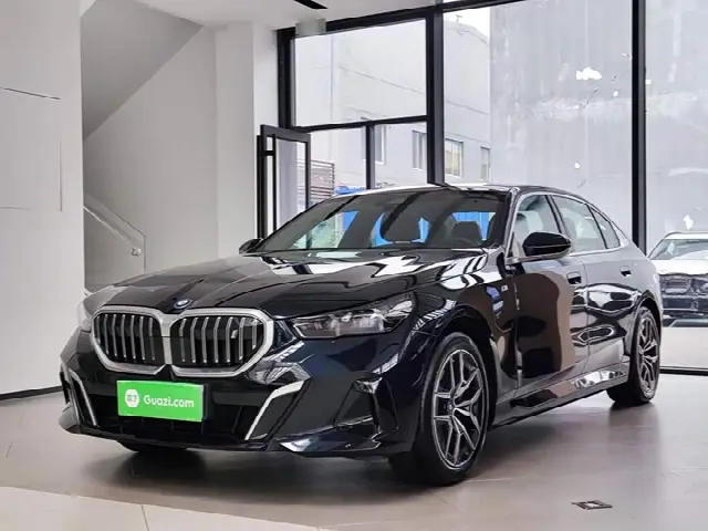 BMW i5 2025, 17 400 км