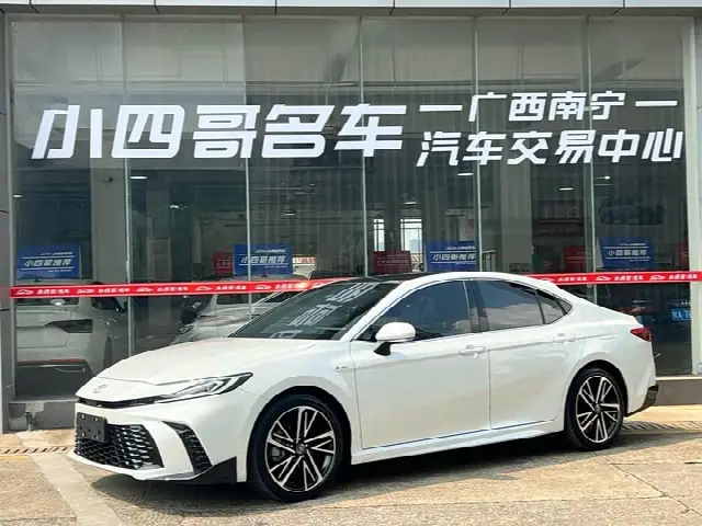 Toyota Camry 2024, 20 000 км