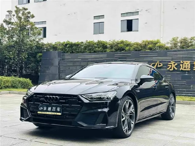 Audi A7L 2024, 30 000 км