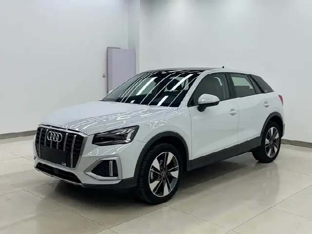 Audi Q2L 2022, 15 000 км