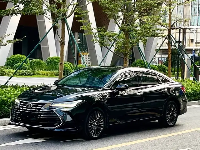 Toyota Avalon 2022, 70 000 км