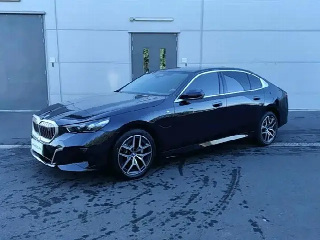 BMW i5 2025, 12 900 км