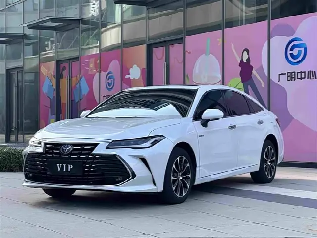 Toyota Avalon 2023, 30 000 км