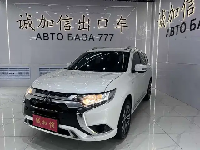 Mitsubishi Outlander 2021, 45 000 км