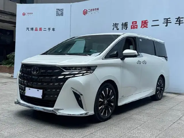 Toyota Alphard 2024, 40 000 км