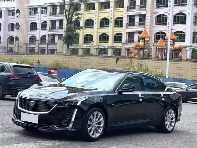 Cadillac CT5 2022, 40 000 км