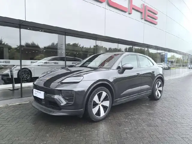 Porsche Macan EV 2024, 22 000 км