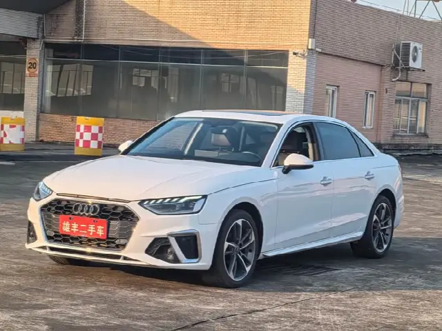 Audi A4L 2022, 66 000 км