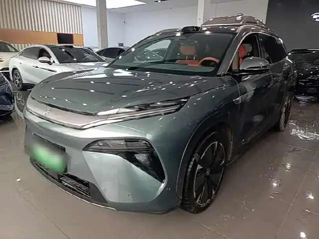 BYD Tang L 2025, 12 500 км
