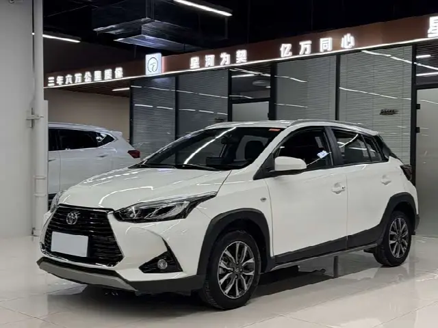 Toyota Yaris L Hatchback 2022, 23 000 км
