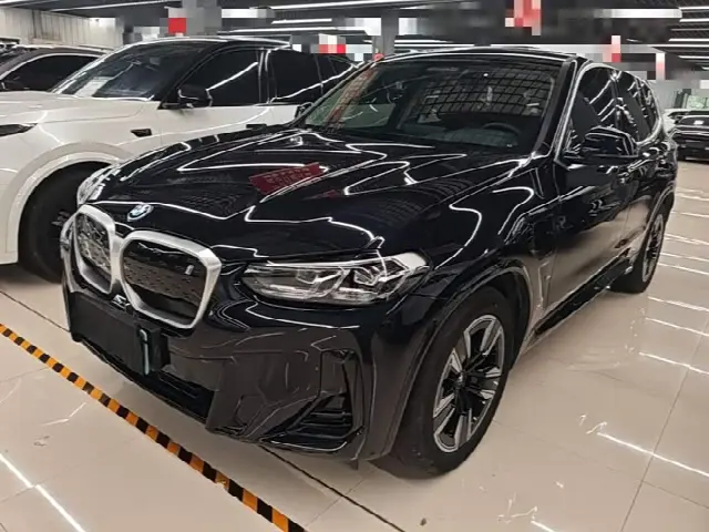 BMW iX3 2024, 34 100 км