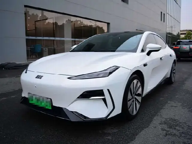Geely Galaxy E8 2024, 30 000 км