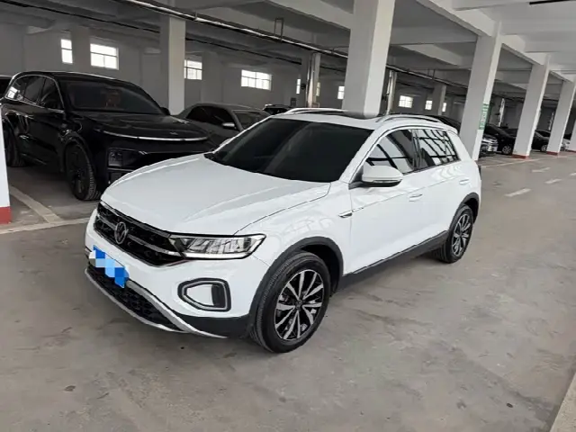 Volkswagen T-Roc 2023, 26 000 км