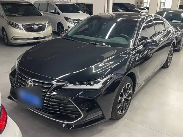 Toyota Avalon 2023, 16 600 км