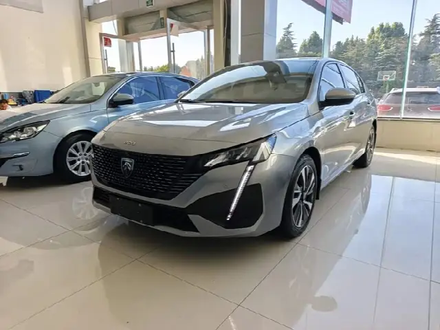 Peugeot 408 2022, 12 700 км