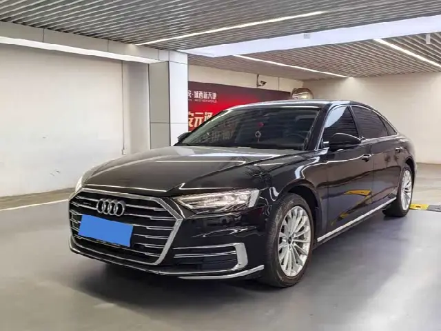 Audi A8 2021, 32 000 км