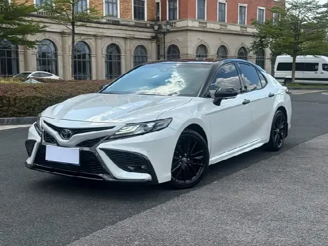 Toyota Camry 2023, 20 000 км