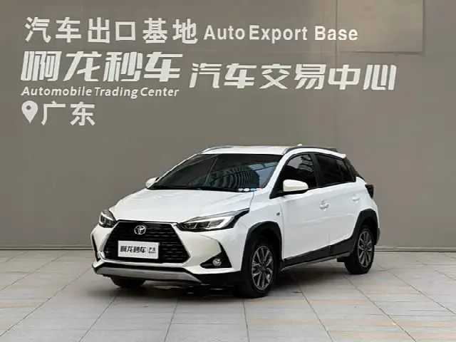 Toyota Yaris L Hatchback 2022, 8 900 км