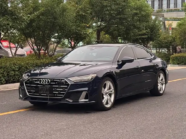 Audi A7L 2024, 44 000 км