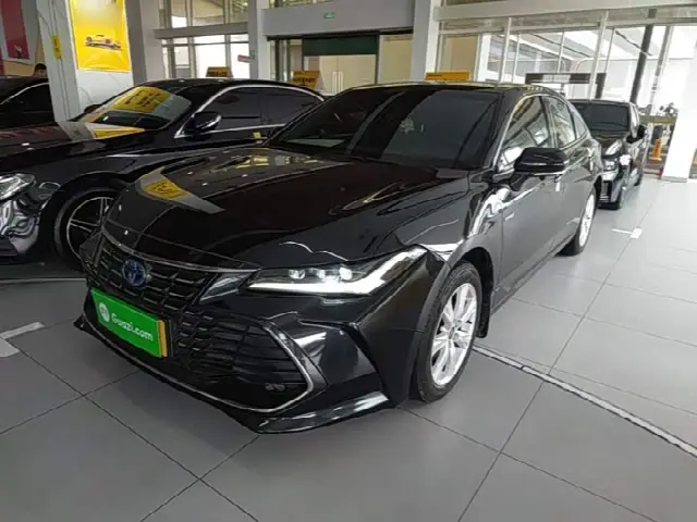 Toyota Avalon 2023, 23 400 км
