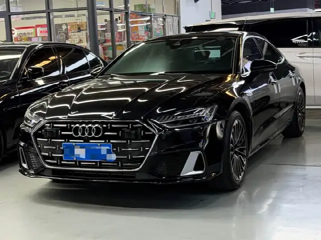 Audi A7L 2024, 43 000 км