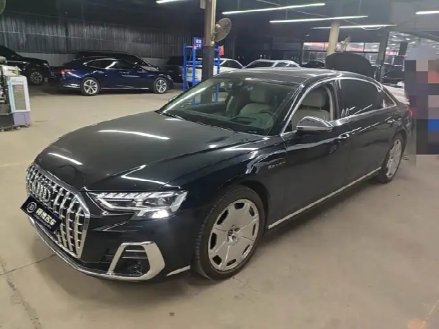 Audi A8 2022, 25 000 км