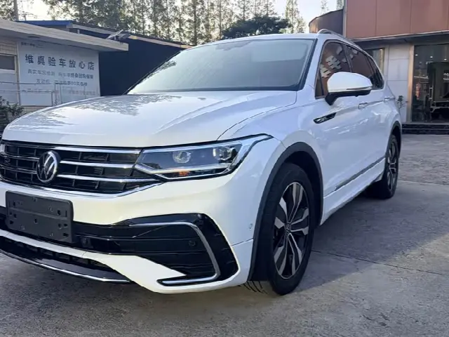 Volkswagen Tiguan L Pro 2022, 28 000 км