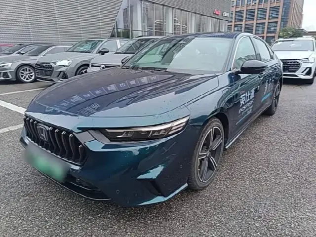 Honda Inspire Hybrid 2023, 6 300 км