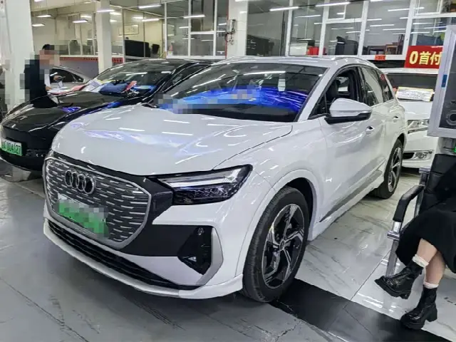Audi Q4 e-tron 2023, 14 000 км