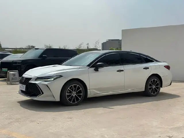 Toyota Avalon 2023, 64 000 км