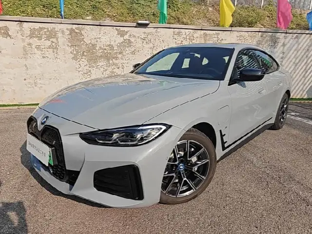 BMW i4 2023, 2 500 км