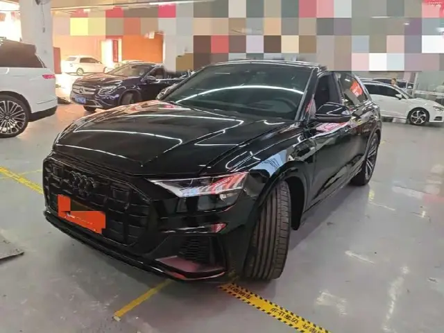 Audi Q8 2023, 10 000 км