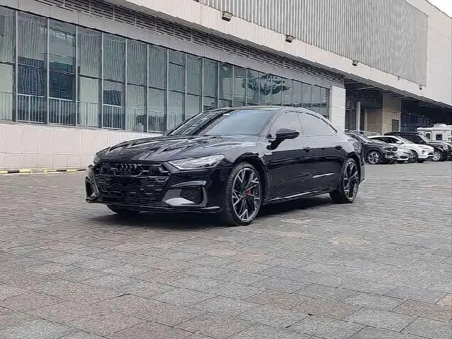 Audi A7L 2025, 8 000 км
