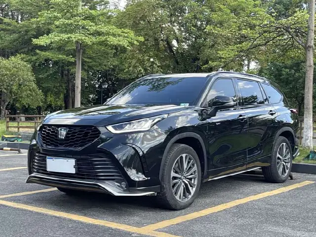 Toyota Crown Kluger 2024, 38 000 км