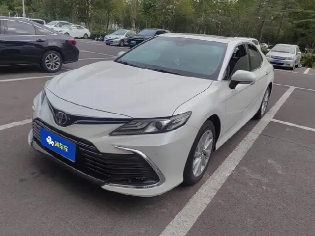 Toyota Camry 2021, 26 700 км