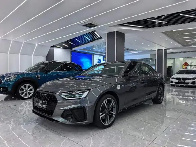 Audi A4L 2022, 43 000 км