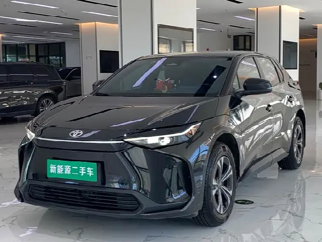 Toyota bZ4X Platinum 2025, 80 000 км