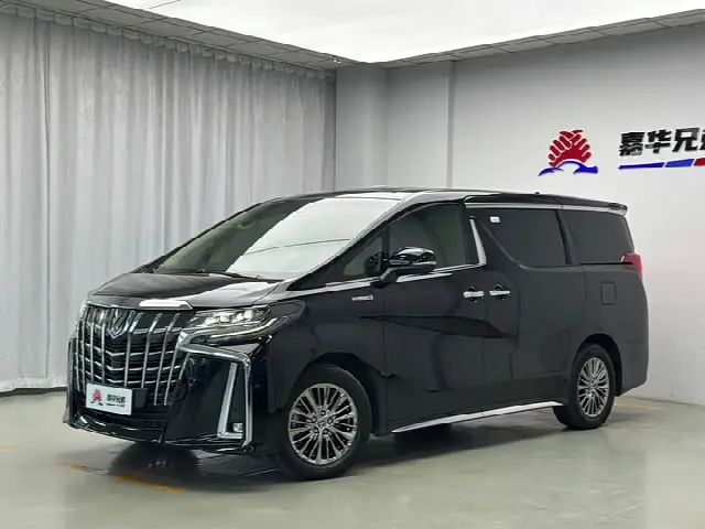 Toyota Alphard 2021, 90 000 км