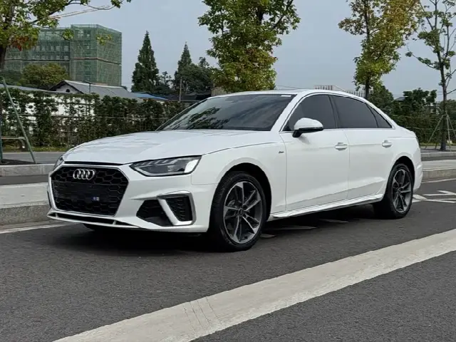 Audi A4L 2022, 52 000 км