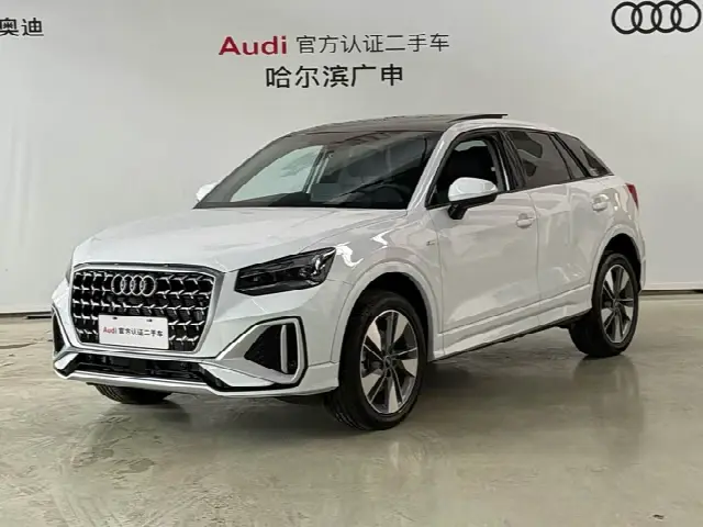 Audi Q2L 2025, 4 300 км