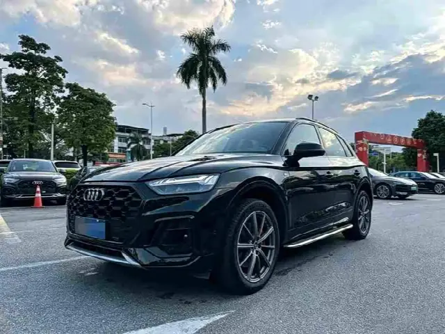Audi Q5L 2023, 56 900 км