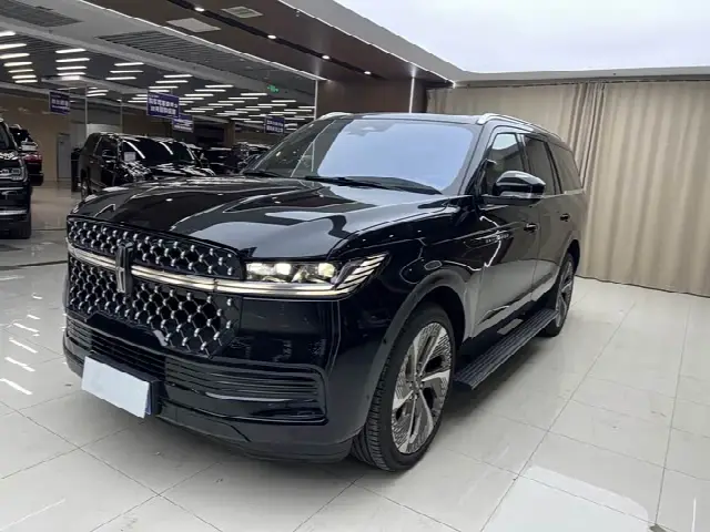 Lincoln Navigator 2025, 3 000 км