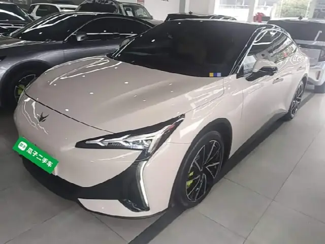 BAIC Arcfox Alpha S5 2024, 28 900 км