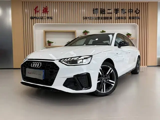 Audi A4L 2022, 46 000 км