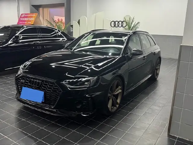 Audi RS 4 2023, 12 700 км