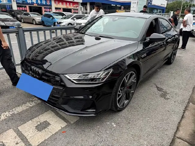 Audi A7L 2023, 38 000 км